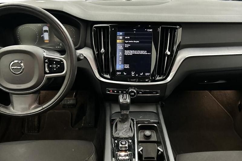 Käytetty Volvo V60 Momentum 190 HP (139 kW) 2020 Farmari