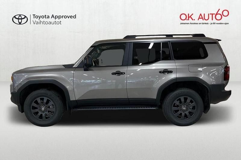 Käytetty Toyota Land Cruiser 205 HP (150 kW) 2024 Katumaasturi