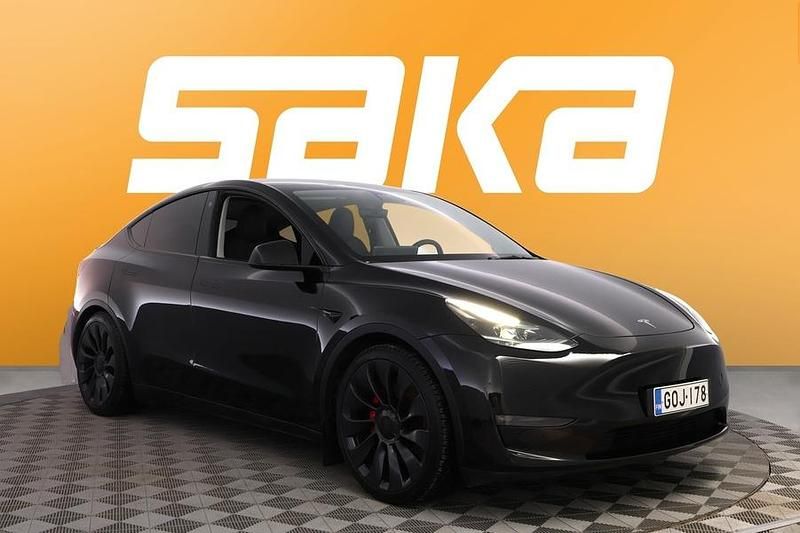 Käytetty Tesla Model Y Performance 336 kW (457 HP) 2023 Katumaasturi
