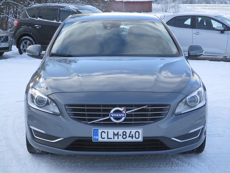 Käytetty Volvo S60 Standard 150 HP (110 kW) 2018 Harmaa Sedan