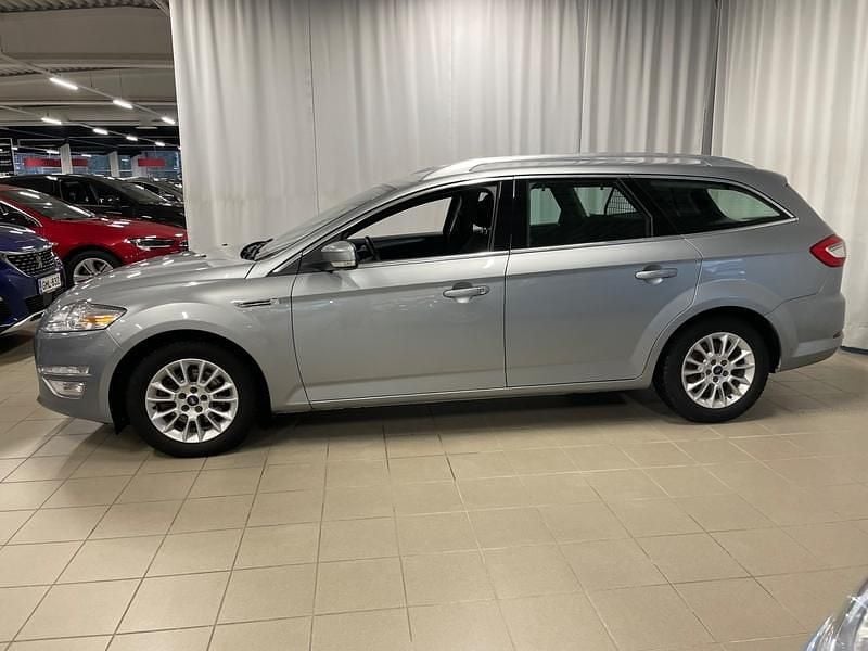 Käytetty Ford Mondeo Titanium 140 HP (102 kW) 2012 Harmaa Farmari
