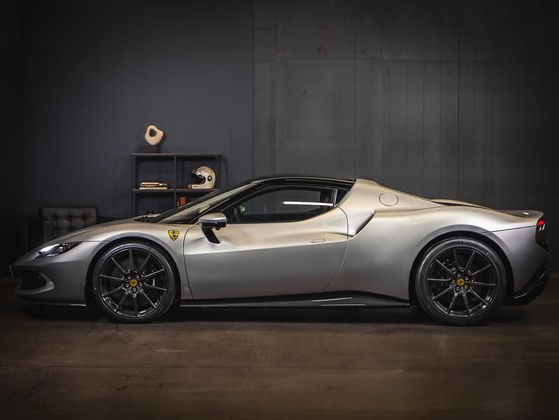 Käytetty Ferrari 296 2023 Coupe - kaksiovinen