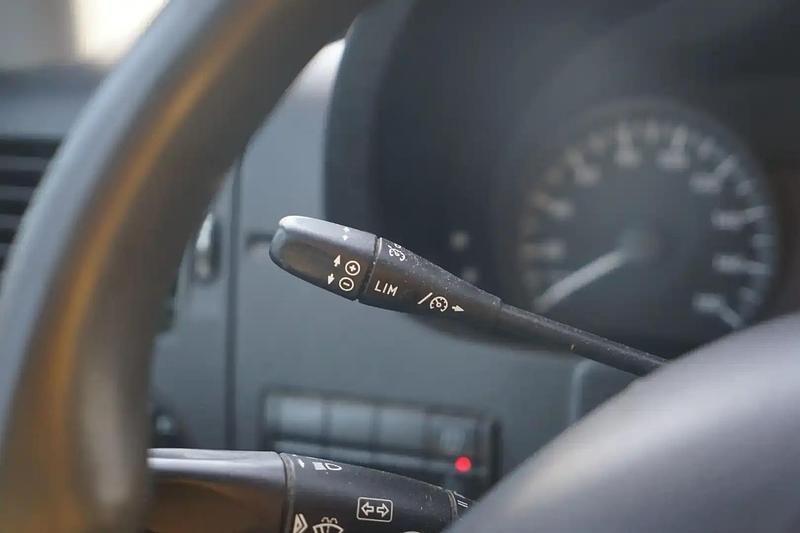 Käytetty Mercedes Sprinter 163 HP (119 kW) 2016 Musta Van