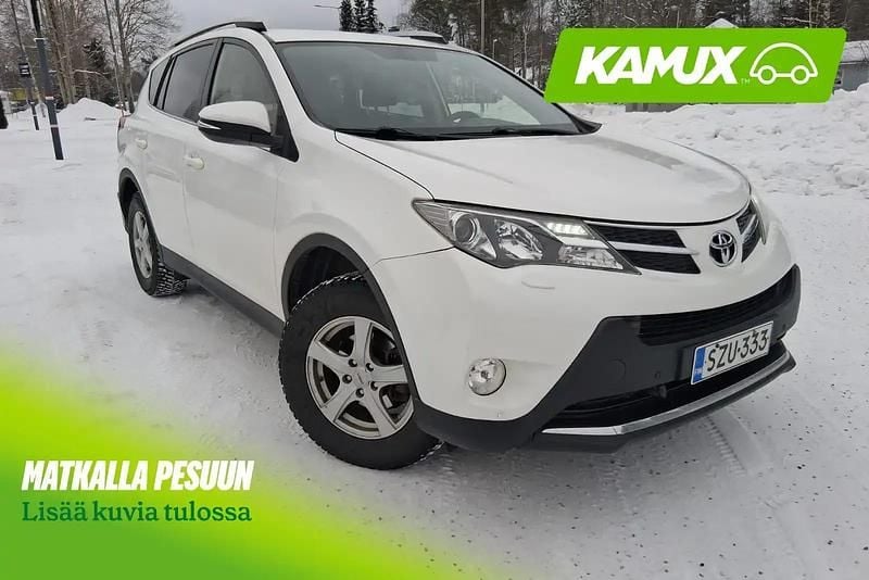 Käytetty Toyota RAV4 Active 124 HP (91 kW) 2015 Valkoinen Katumaasturi