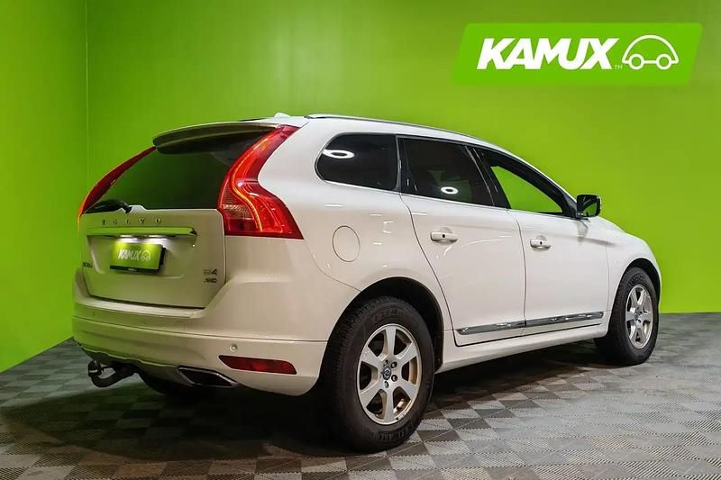 Käytetty Volvo XC60 Summum 181 HP (133 kW) 2014 Valkoinen Katumaasturi