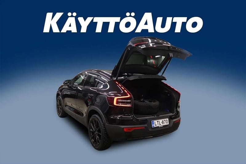 Käytetty Volvo EC40 Plus 185 kW (252 HP) 2024 Musta Katumaasturi