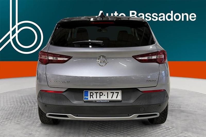 Käytetty Opel Grandland X Innovation 131 HP (96 kW) 2018 Katumaasturi