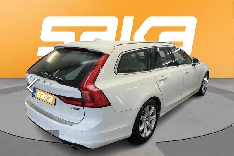 Käytetty Volvo V90 Momentum 235 HP (172 kW) 2017 Farmari