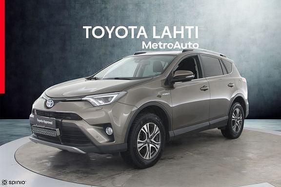 Ruskea (beige) Käytetty 2017 Toyota RAV4 Edition Katumaasturi | 21 990 € (Perustarjous) - Kuva 1/4
