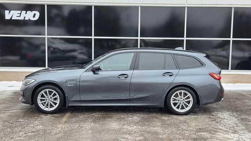 Käytetty BMW 320e 204 HP (150 kW) 2021 Harmaa Farmari