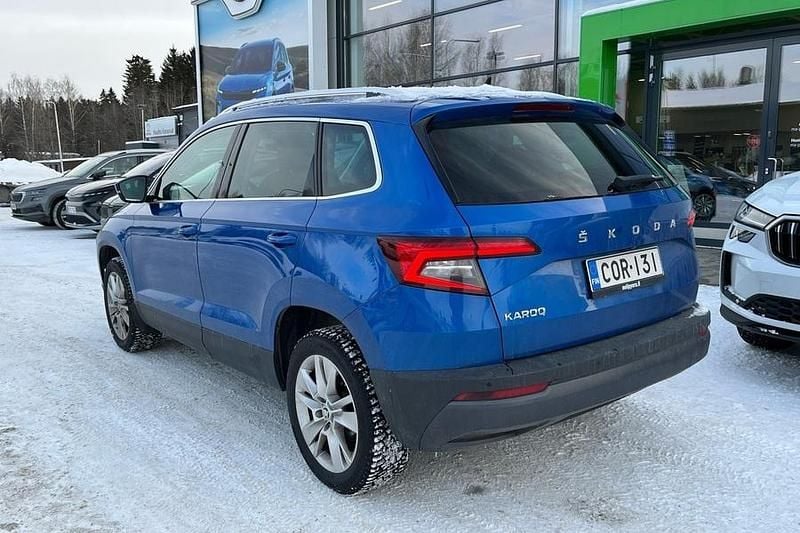 Käytetty Skoda Karoq Business Line 150 HP (110 kW) 2020 Sininen Katumaasturi