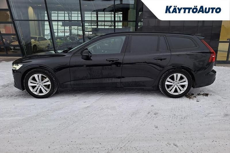 Käytetty Volvo V60 Business Edition 190 HP (139 kW) 2019 Musta Farmari