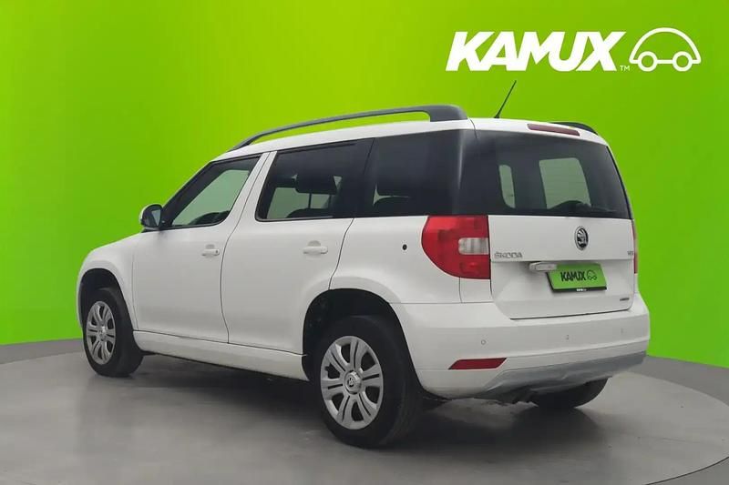 Käytetty Skoda Yeti GreenLine 105 HP (77 kW) 2015 Valkoinen Katumaasturi