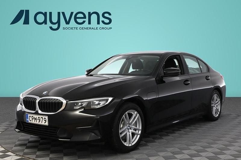Musta Käytetty 2021 BMW 330e Sedan | 26 900 € (Hyvä tarjous) - Kuva 1/4
