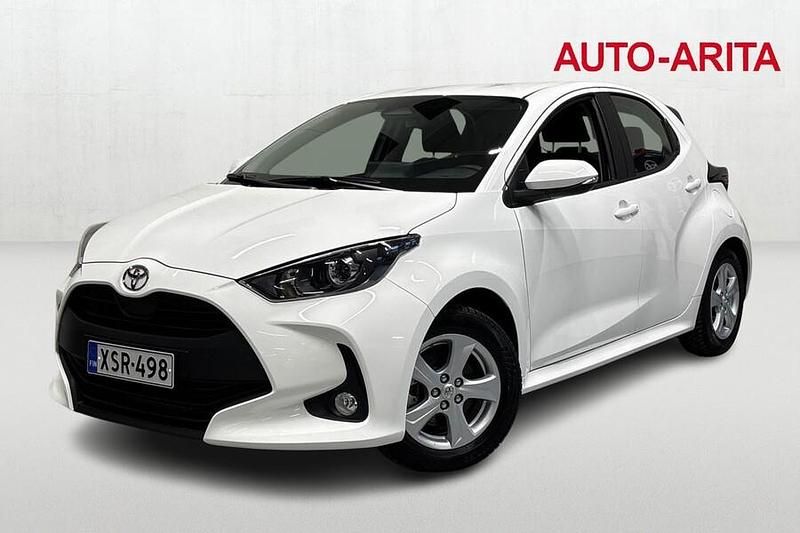 Käytetty Toyota Yaris Hybrid 116 HP (85 kW) 2024 Valkoinen Viistoperä