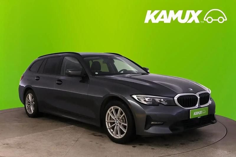 Käytetty BMW 330e Sport Line 292 HP (214 kW) 2020 Hopea / harmaa Farmari