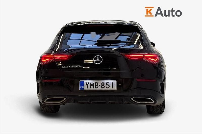 Käytetty Mercedes CLA250e Business 160 HP (117 kW) 2023 Musta Sedan