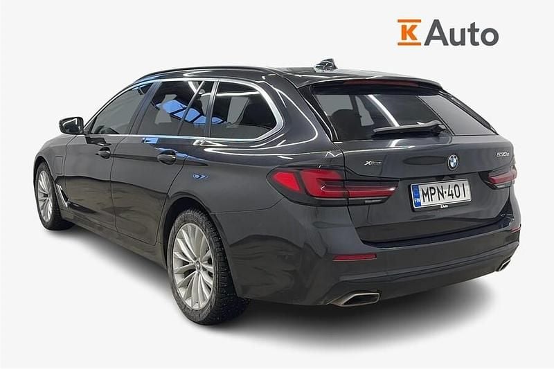 Käytetty BMW 530e Comfort Edition 292 HP (214 kW) 2021 Met. harmaa Farmari