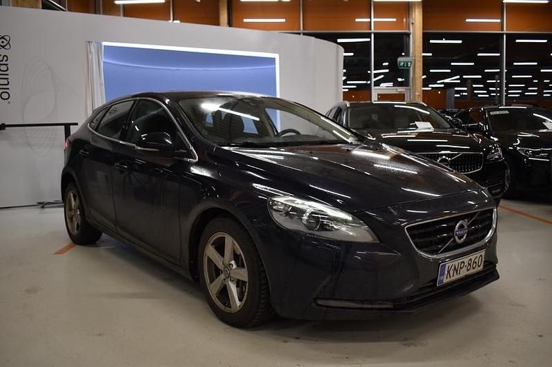 Käytetty 2016 Volvo V40 Business Edition Viistoperä | 12 890 € (Perustarjous) - Kuva 1/4