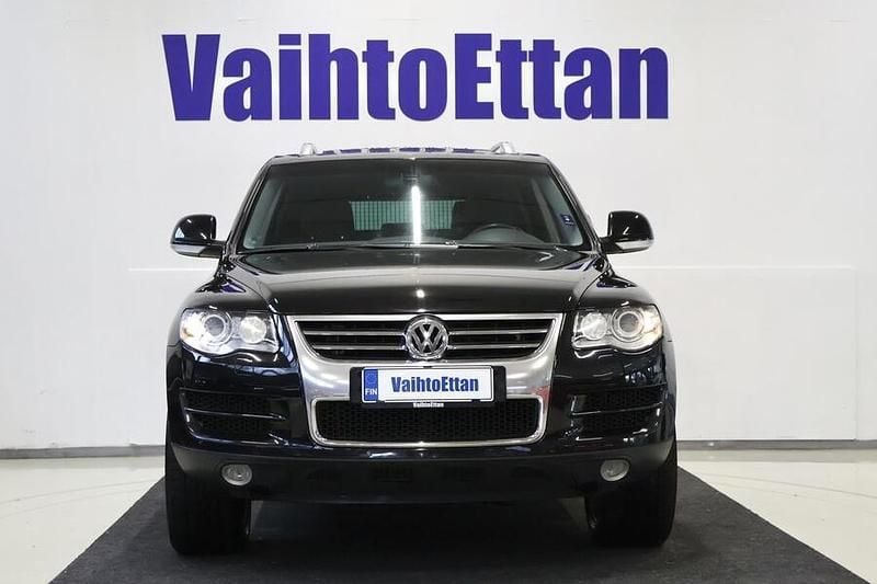 Käytetty VW Touareg Exclusive 340 HP (250 kW) 2010 Musta Katumaasturi