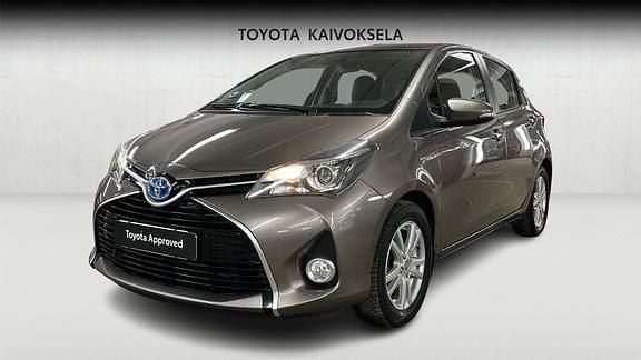 Käytetty Toyota Yaris Active 72 HP (52 kW) 2016 Harmaa Viistoperä