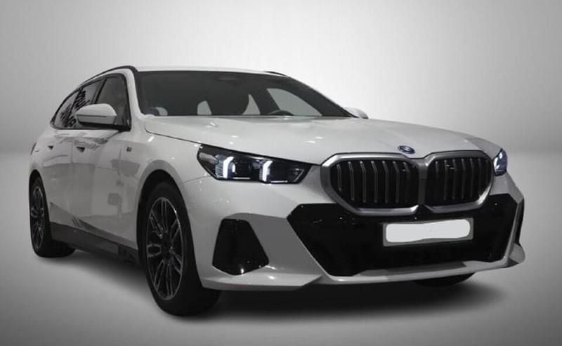 Käytetty BMW 530e M Sport 299 HP (219 kW) 2025 Valkoinen Farmari