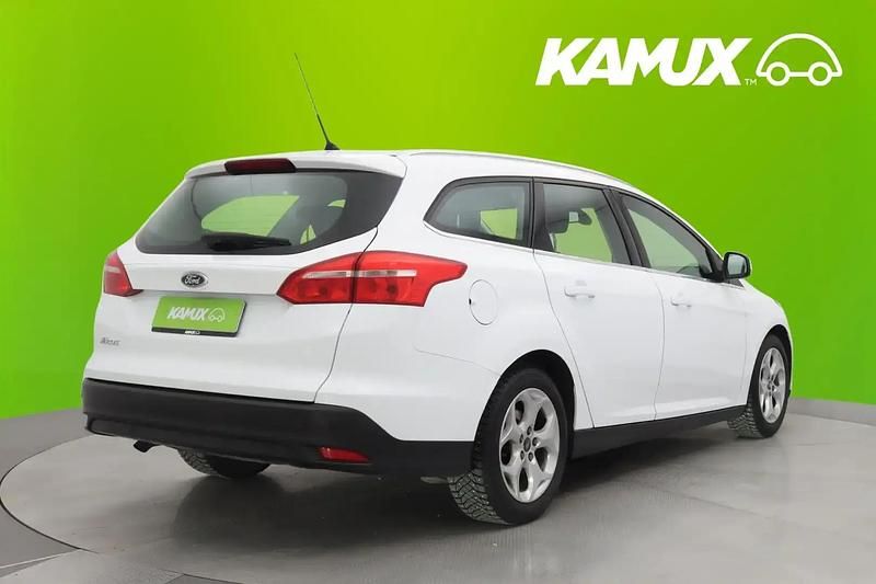 Käytetty Ford Focus Titanium 120 HP (88 kW) 2015 Valkoinen Farmari