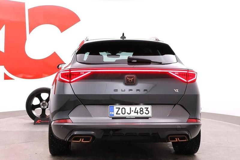 Käytetty Cupra Formentor VZ 245 HP (180 kW) 2022 Vihreä Katumaasturi
