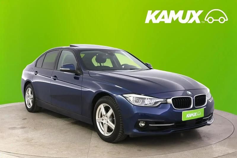 Sininen Käytetty 2016 BMW 330e Sport Line Sedan | 13 790 € - Kuva 1/4
