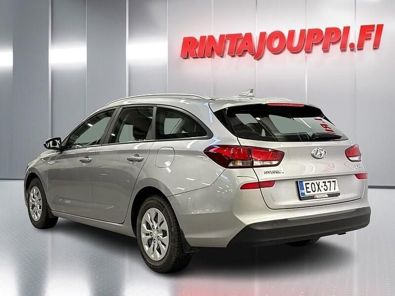 Käytetty Hyundai i30 110 HP (80 kW) 2022 Hopea Farmari