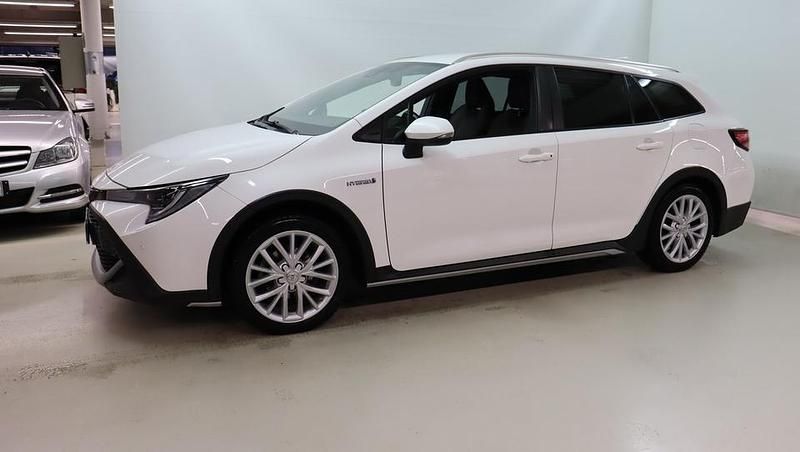 Käytetty Toyota Corolla 122 HP (89 kW) 2022 Valkoinen Farmari