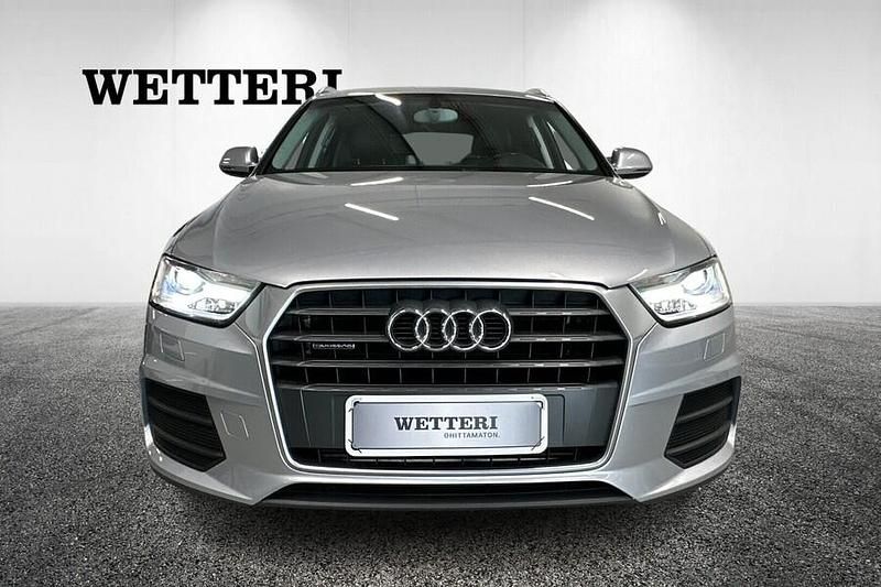 Käytetty Audi Q3 Business 180 HP (132 kW) 2015 Hopea Katumaasturi