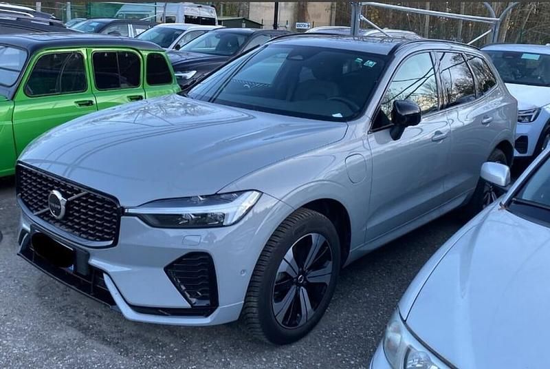 Harmaa Käytetty 2025 Volvo XC60 Plus Katumaasturi | 55 800 € (Hieman kallis) - Kuva 1/1