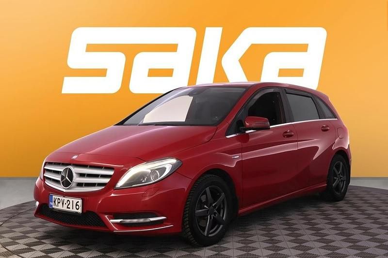 Käytetty Mercedes B180 Business 122 HP (89 kW) 2011 Tila-auto