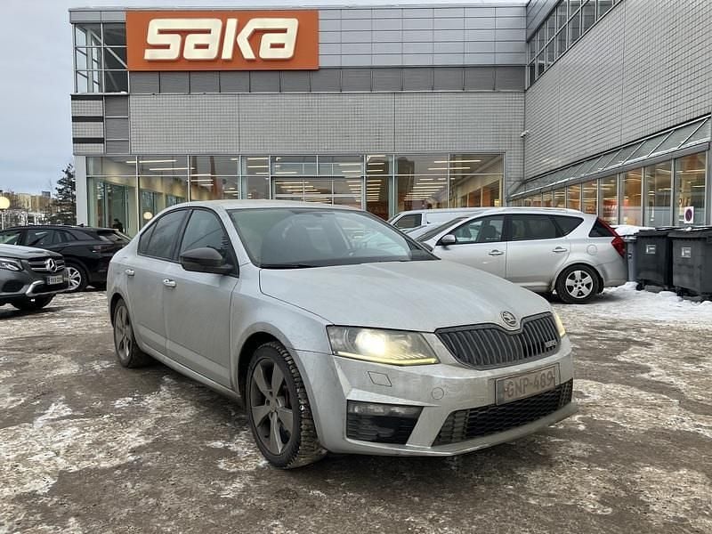 Käytetty Skoda Octavia RS 220 HP (161 kW) 2015 Viistoperä