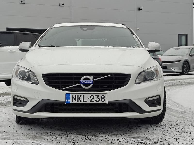 Käytetty Volvo V60 Business Edition 190 HP (139 kW) 2017 Valkoinen Farmari