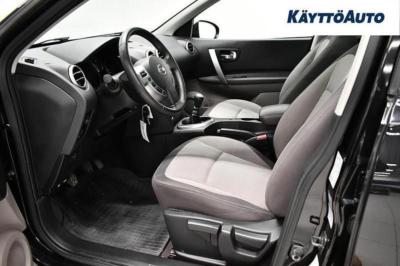 Käytetty Nissan Qashqai +2 Acenta 141 HP (103 kW) 2009 Musta Katumaasturi