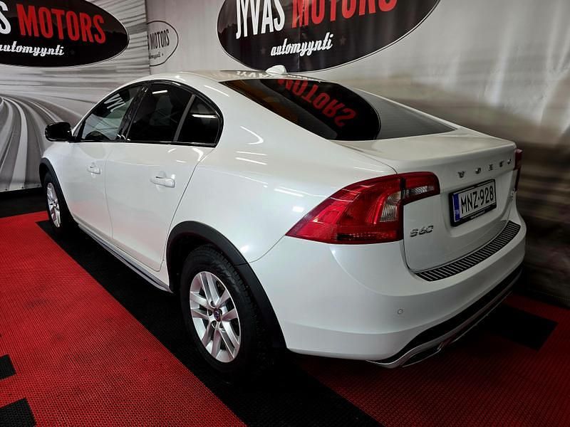 Käytetty Volvo S60 CC Summum 190 HP (139 kW) 2016 Sedan