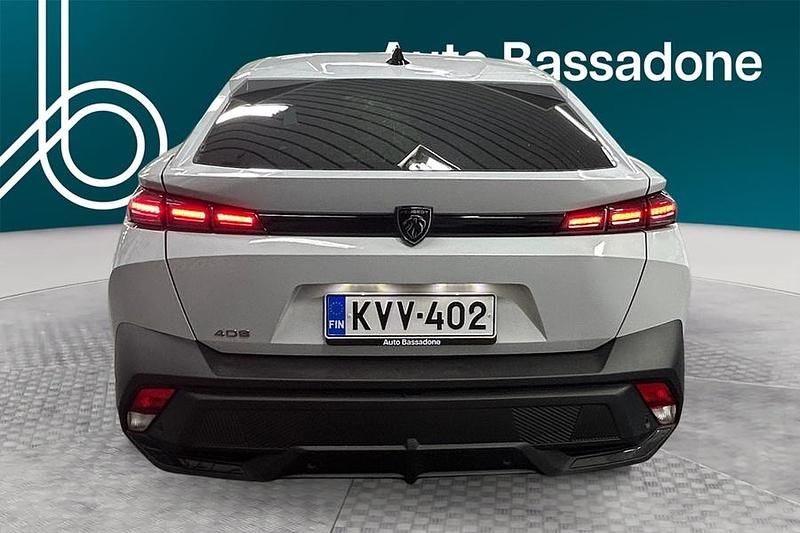 Käytetty Peugeot 408 Allure 131 HP (96 kW) 2024 Viistoperä