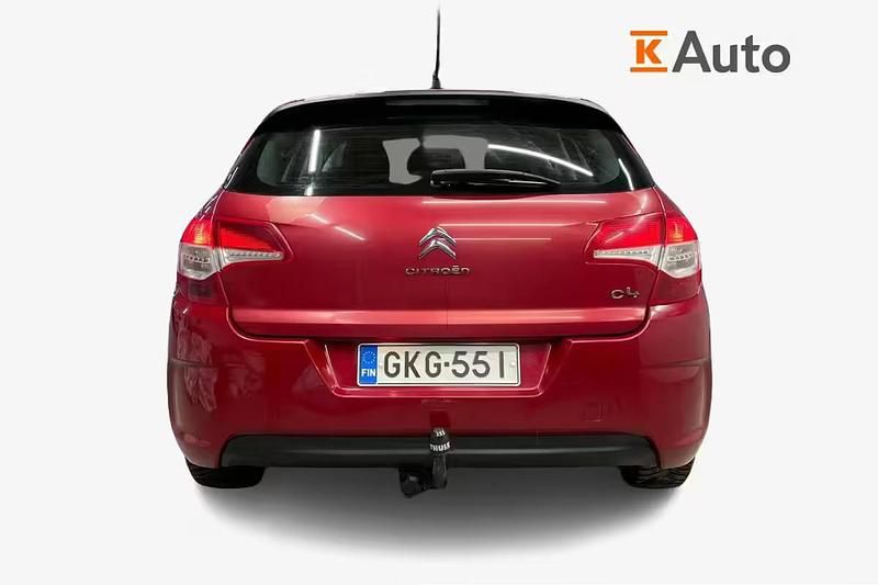 Käytetty Citroën C4 Attraction 120 HP (88 kW) 2011 Punainen Viistoperä