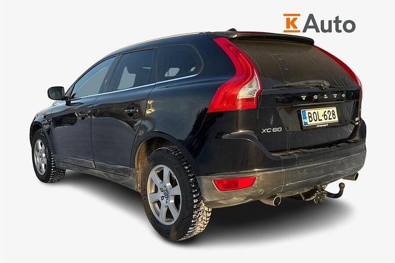 Käytetty Volvo XC60 Summum 205 HP (150 kW) 2010 Musta Katumaasturi