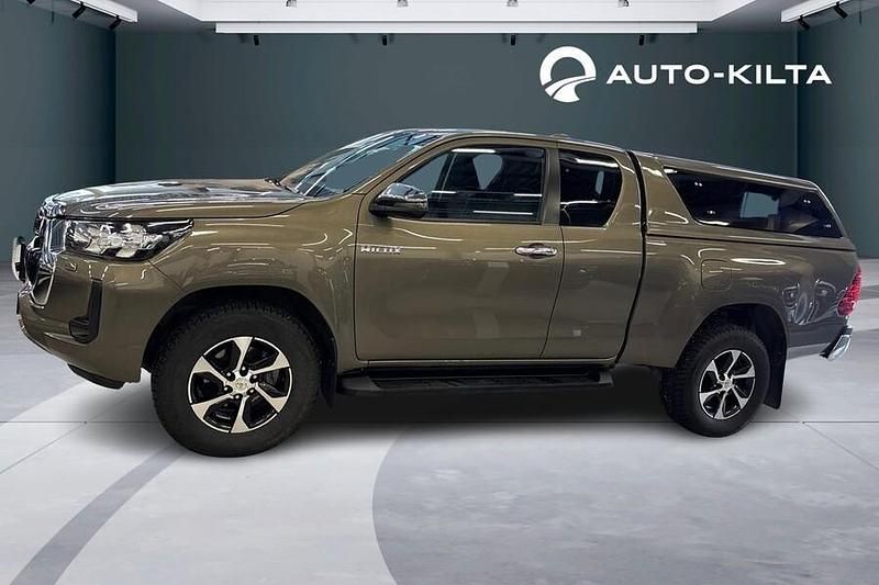 Käytetty Toyota HiLux Active 204 HP (150 kW) 2022 Ruskea (beige) Nouto