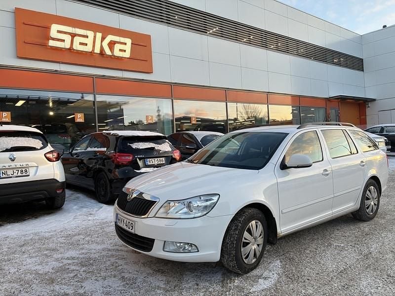 Käytetty Skoda Octavia Elegance 105 HP (77 kW) 2011 Farmari