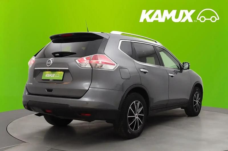 Käytetty Nissan X-Trail Tekna 163 HP (119 kW) 2017 Harmaa Katumaasturi