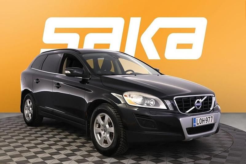 Käytetty Volvo XC60 Momentum 205 HP (150 kW) 2011 Katumaasturi