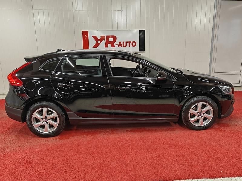 Käytetty Volvo V40 Business Edition 180 HP (132 kW) 2014 Viistoperä