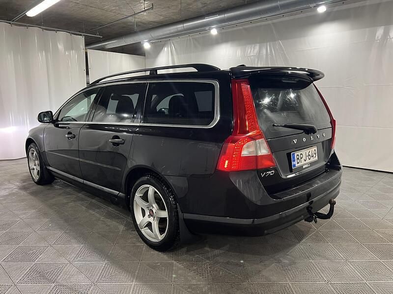 Käytetty Volvo V70 Momentum 175 HP (128 kW) 2010 Farmari