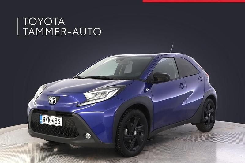 Sininen Käytetty 2023 Toyota Aygo X Edition Katumaasturi | 15 880 € (Perustarjous) - Kuva 1/3
