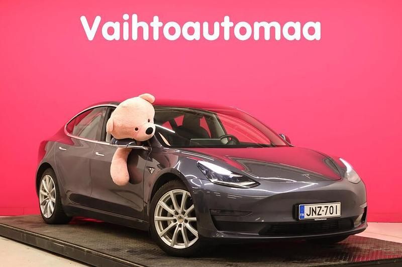 Käytetty 2019 Tesla Model 3 Sedan | 19 470 € (Perustarjous) - Kuva 1/2
