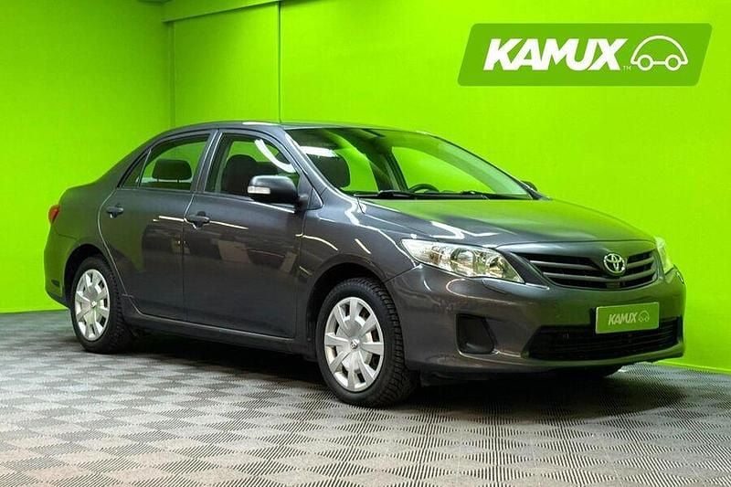 Hopea / harmaa Käytetty 2011 Toyota Corolla Terra Sedan | 7 460 € - Kuva 1/3